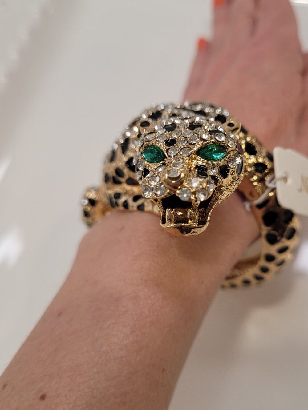 Stunning Fearless and Majestic Tiger Bracelet. Gold-Tone. Sparkly. Natasha. New. - Picture 5 of 15